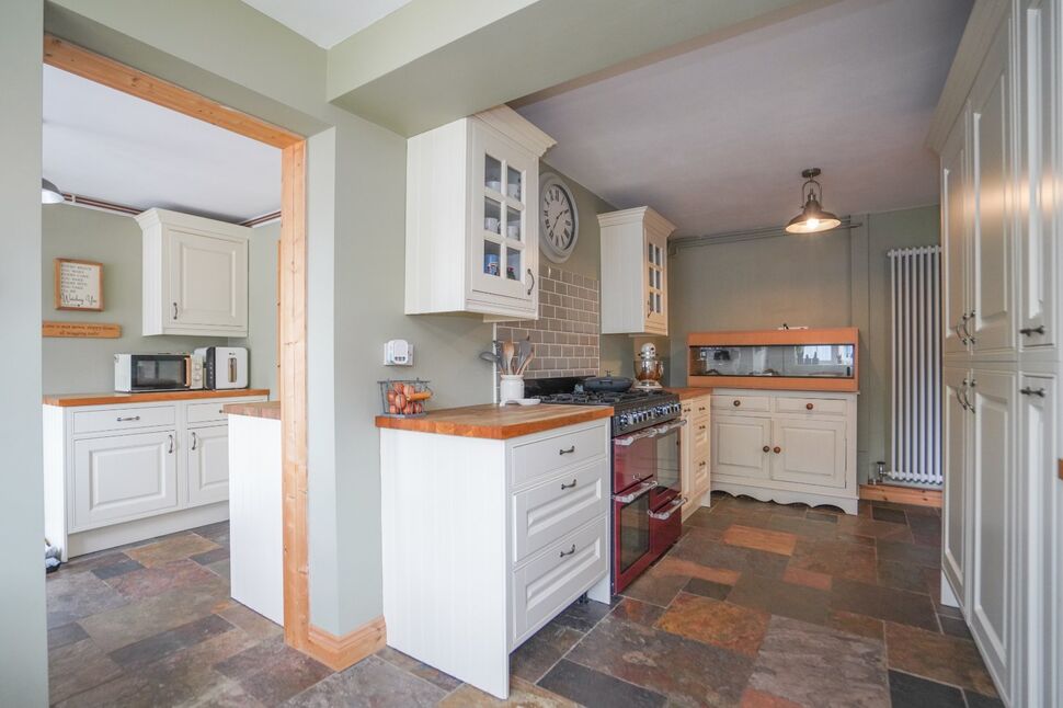 Kitchen / Breakfast Room