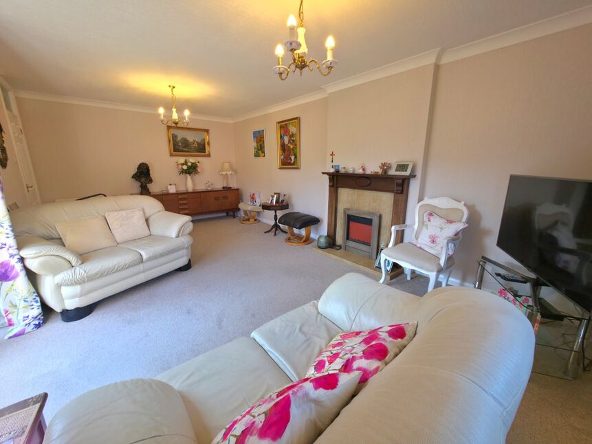 Lounge / Dining Room