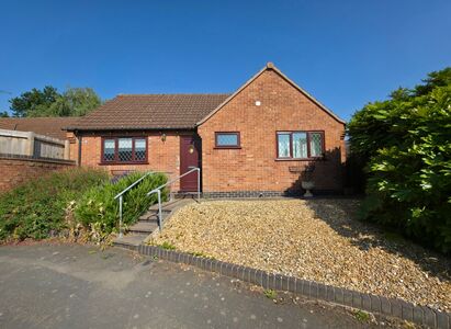 2 bedroom Detached Bungalow for sale