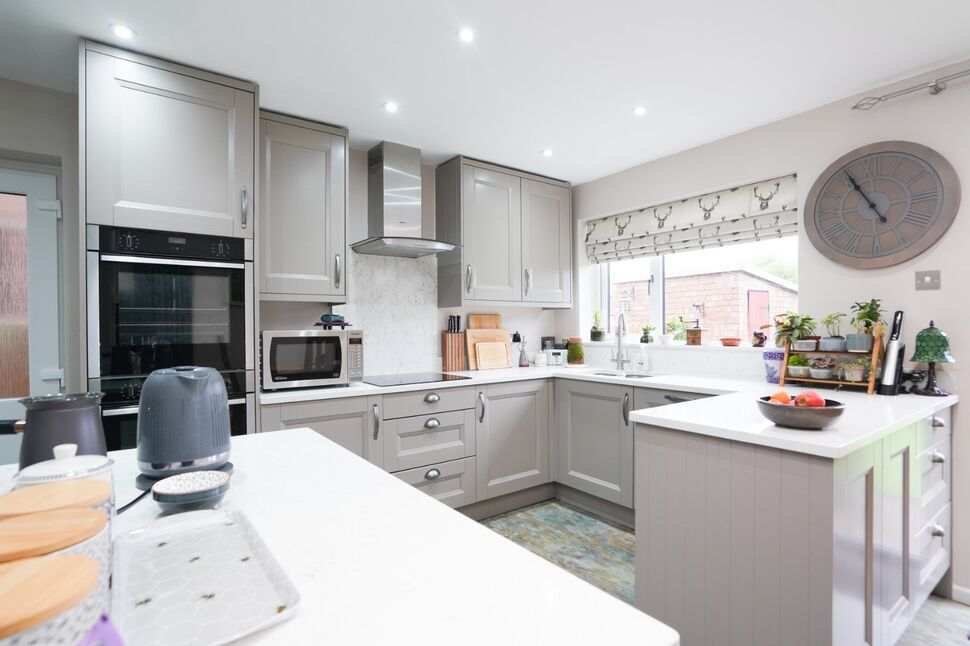 Kitchen / Breakfast Room