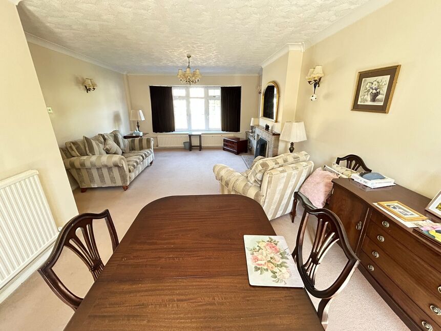 Lounge / Dining Room