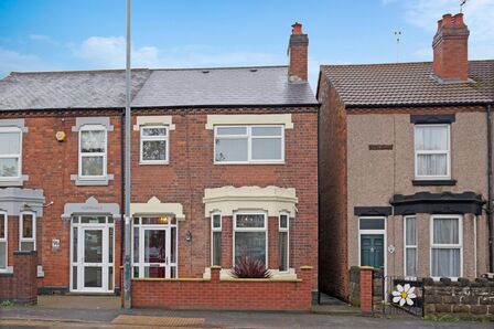 4 bedroom Semi Detached House for sale