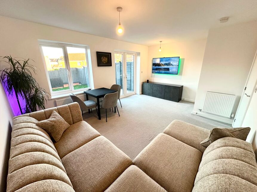 Lounge / Dining Room