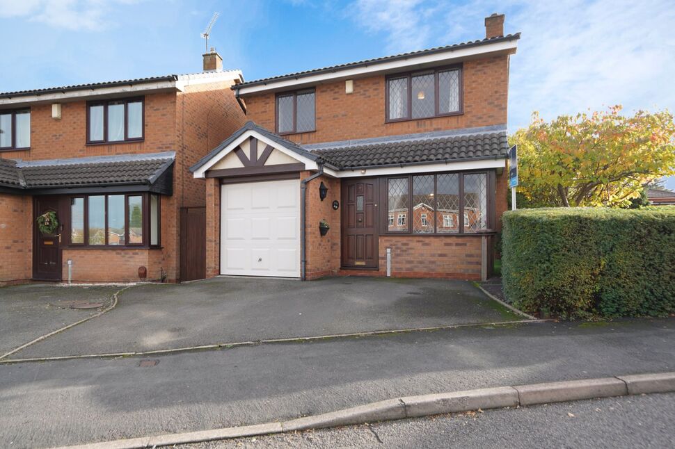 Main image of 3 bedroom Detached House for sale, Tewkesbury Drive, Bedworth, Warwickshire, CV12