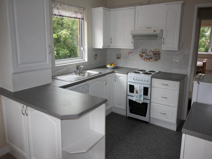 Kitchen / Dining Area