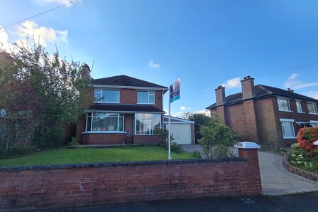 3 bedroom Detached House to rent