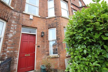 Sandhurst Drive, 6 bedroom  House to rent, £2,400 pcm