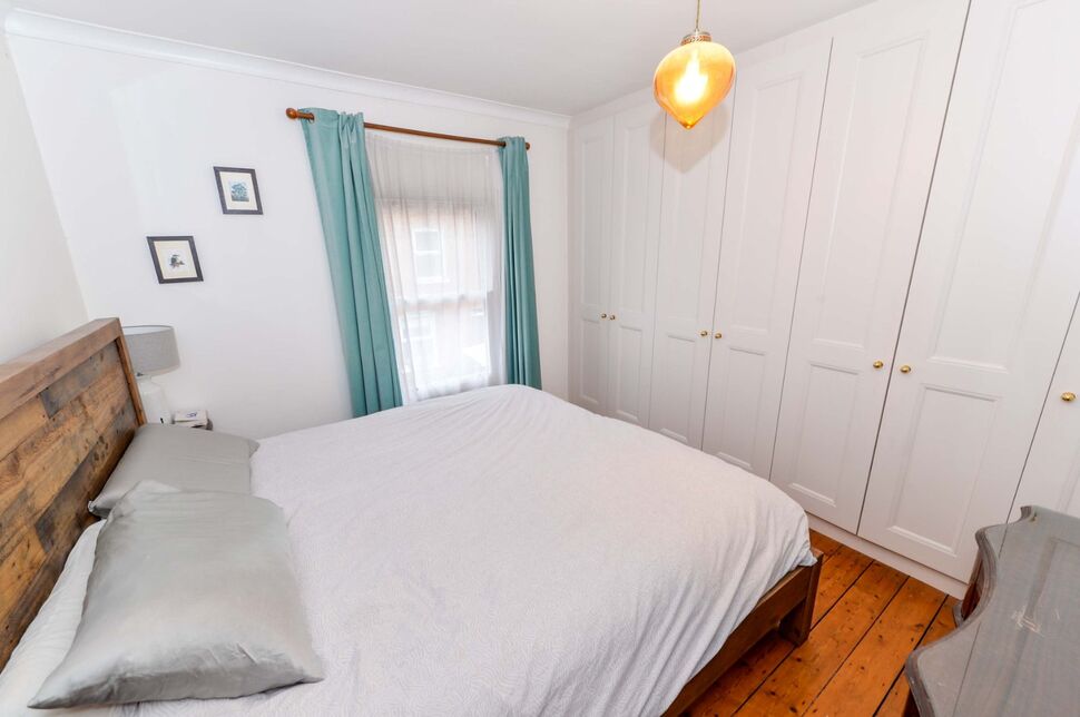 2 bedroom Mid Terrace House for sale, Edenderry Village, Belfast, BT8 £159,950