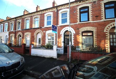 Donard Street, 2 bedroom Mid Terrace House to rent, &pound;825 pcm