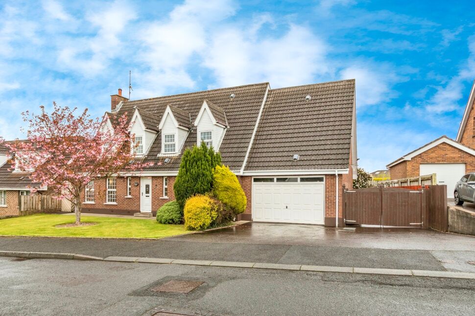 4 bedroom Detached House for sale, Baronscourt Road, Carryduff, BT8 £