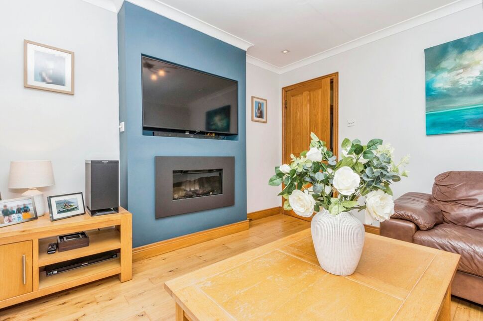 4 bedroom Detached House for sale, Baronscourt Road, Carryduff, BT8 £