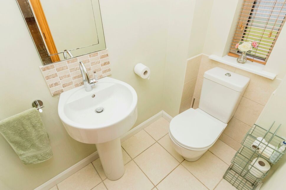 4 bedroom Detached House for sale, Baronscourt Road, Carryduff, BT8 £