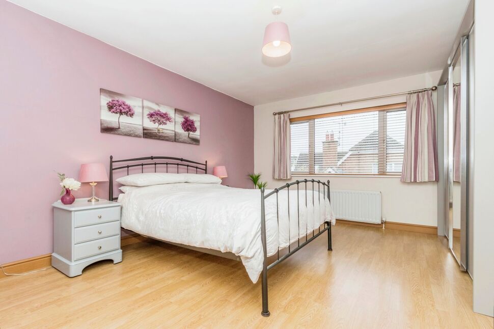 4 bedroom Detached House for sale, Baronscourt Road, Carryduff, BT8 £