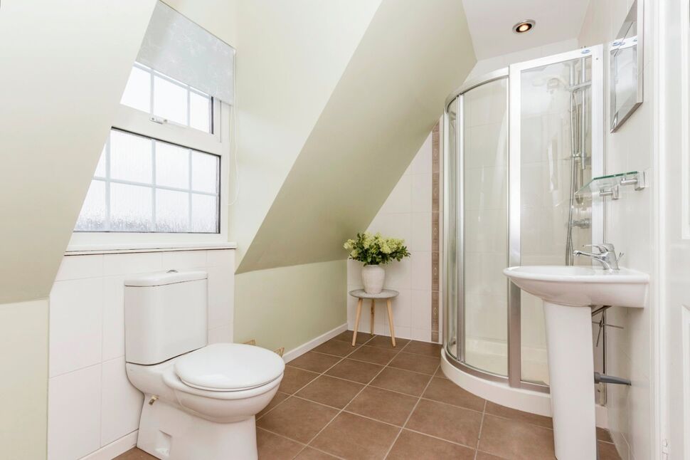 4 bedroom Detached House for sale, Baronscourt Road, Carryduff, BT8 £