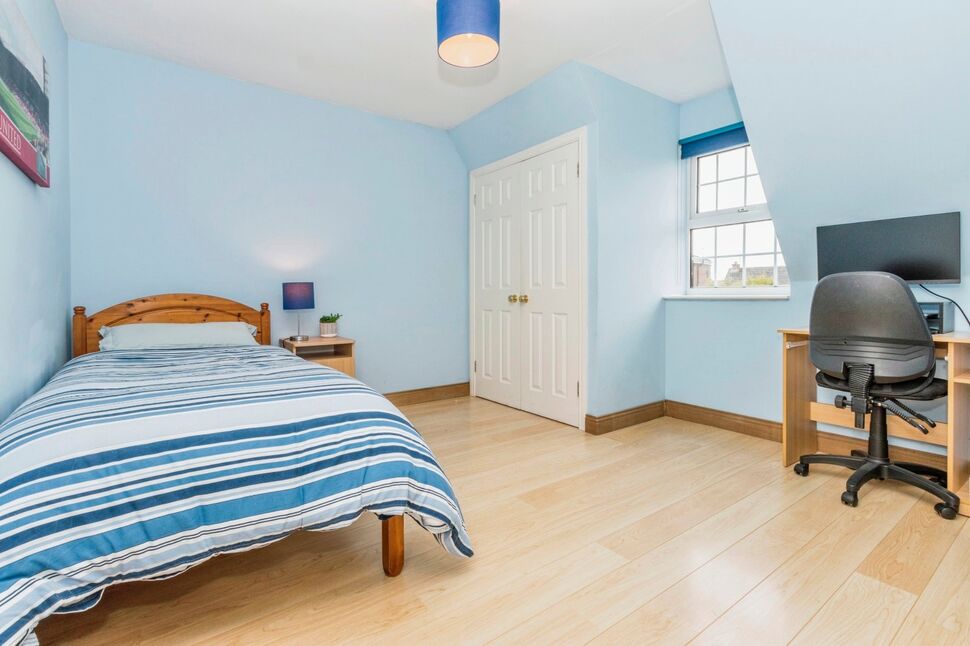 4 bedroom Detached House for sale, Baronscourt Road, Carryduff, BT8 £