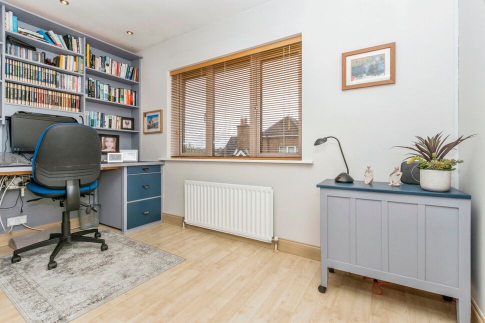 4 bedroom Detached House for sale, Baronscourt Road, Carryduff, BT8 £