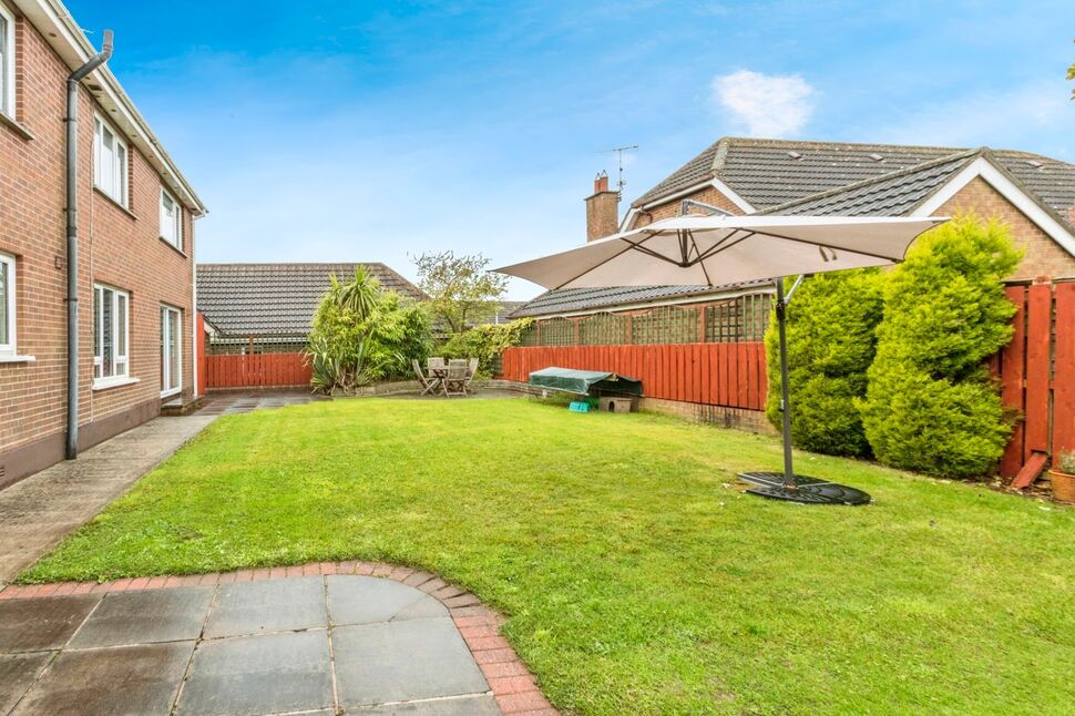 4 bedroom Detached House for sale, Baronscourt Road, Carryduff, BT8 £