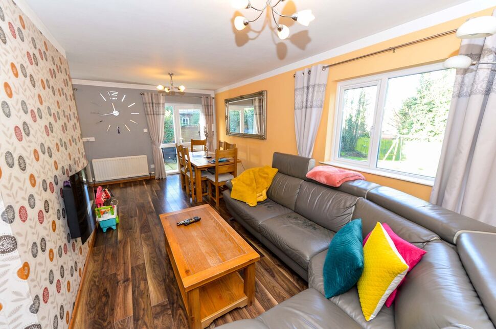 4 bedroom Detached Bungalow for sale, Ravenswood Park, Belfast, BT5 £