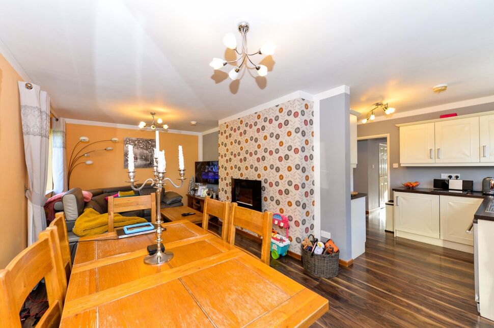 4 bedroom Detached Bungalow for sale, Ravenswood Park, Belfast, BT5 £