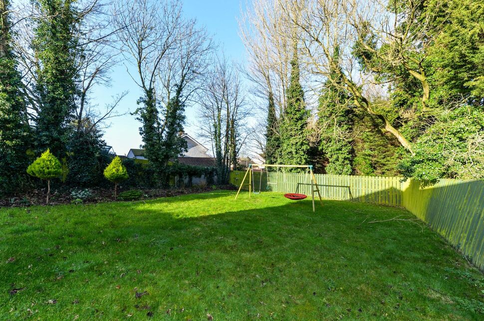 4 bedroom Detached Bungalow for sale, Ravenswood Park, Belfast, BT5 £