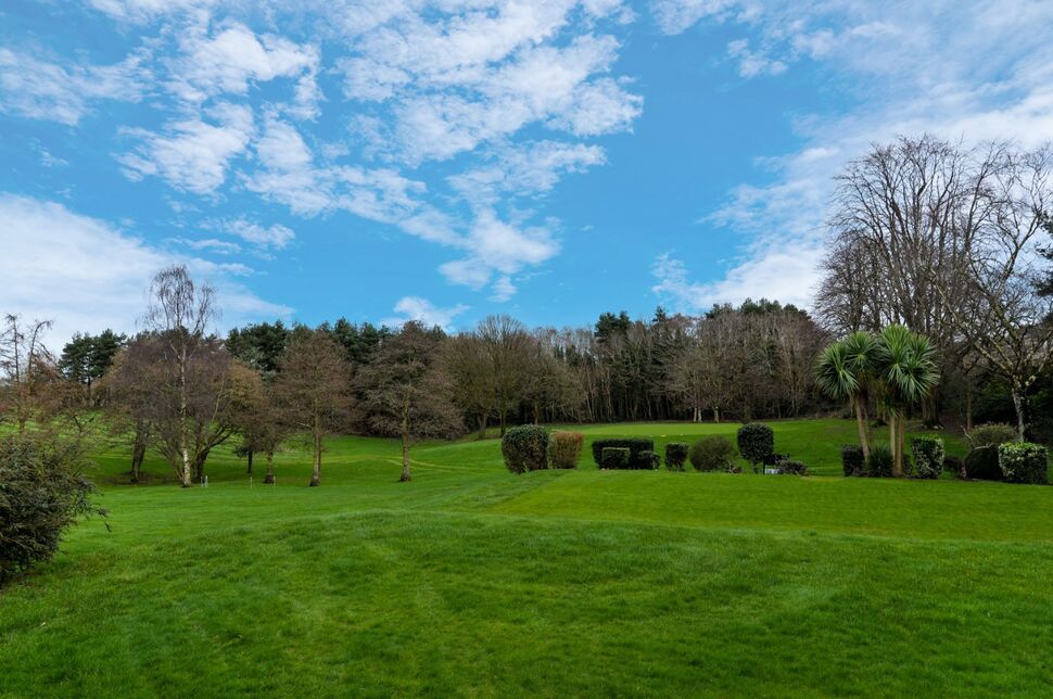 4 bedroom Detached Bungalow for sale, Ravenswood Park, Belfast, BT5 £