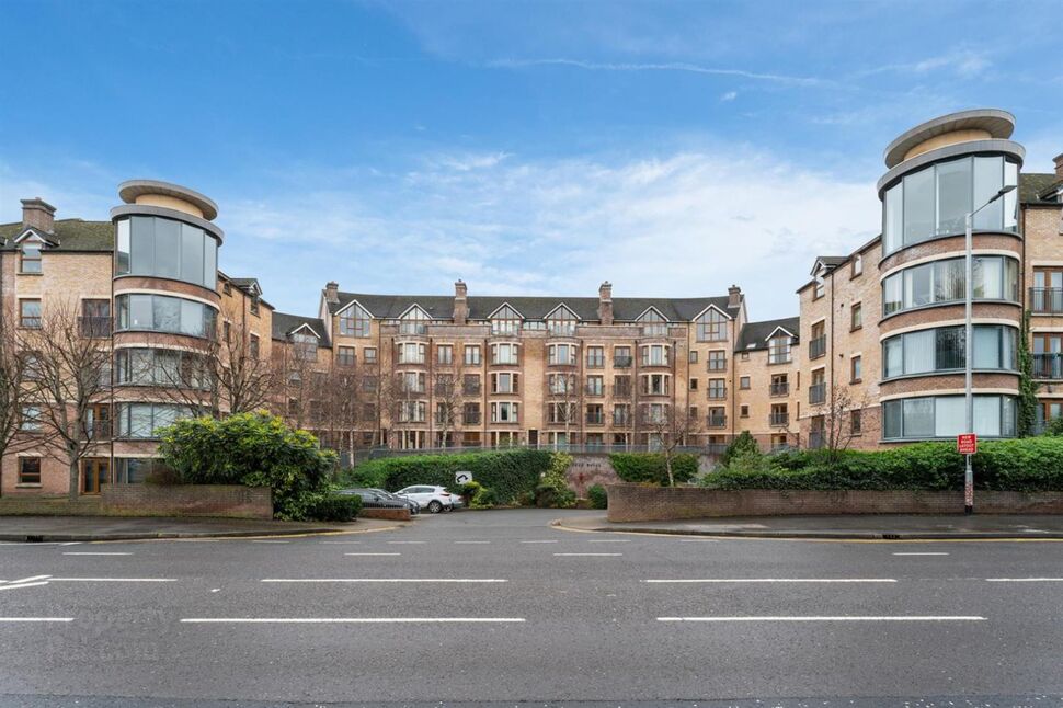 4 bedroom Mid Terrace House for sale, Deramore Avenue, Belfast, BT7 £