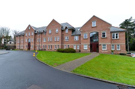 Apartment 40 Sandown Manor, 1 bedroom  Flat for sale, £145,000