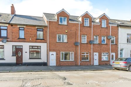 Donegall Avenue, 3 bedroom Mid Terrace House for sale, £144,950