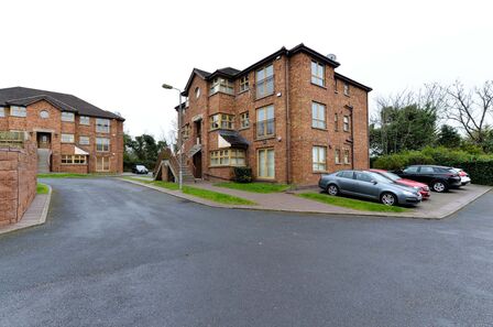 Forest Grove, 2 bedroom  Flat to rent, £1,200 pcm
