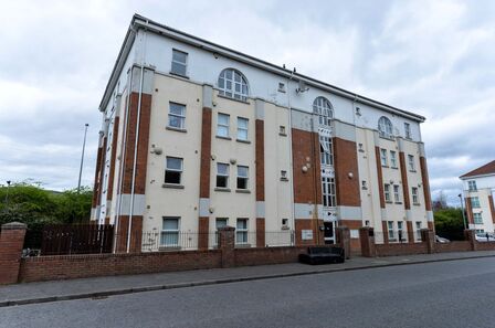 2 bedroom  Flat to rent