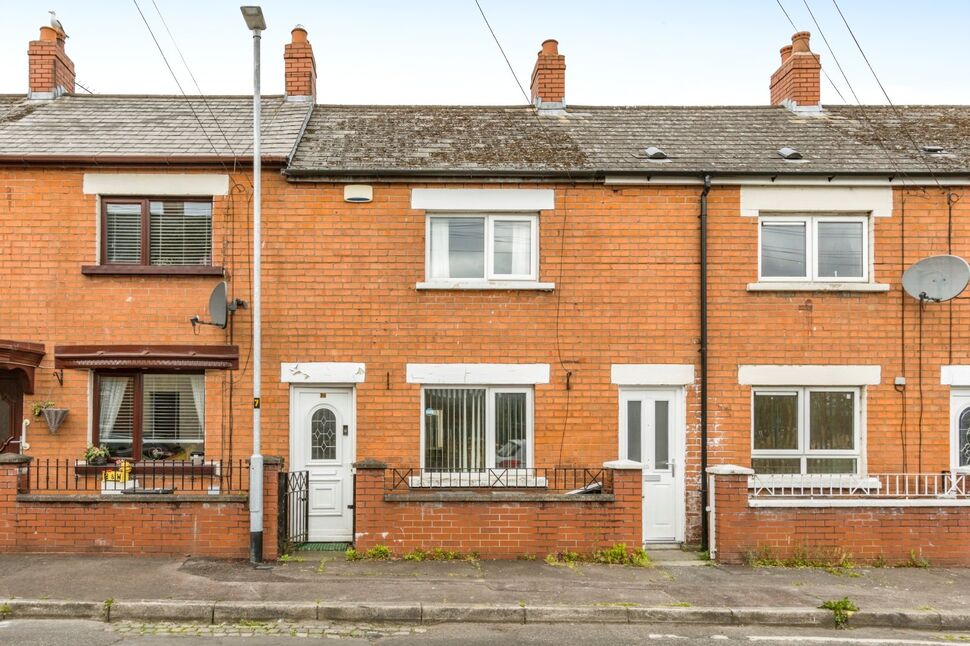 2 bedroom Mid Terrace House for sale