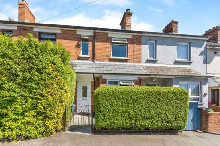 2 bedroom Mid Terrace House for sale