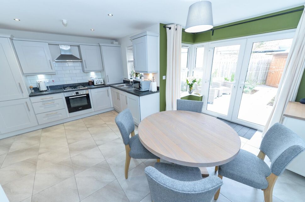 Kitchen / Dining