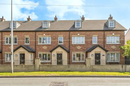 4 bedroom Mid Terrace House for sale