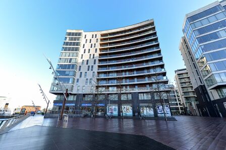 Queens Road, 2 bedroom  Flat to rent, £1,450 pcm