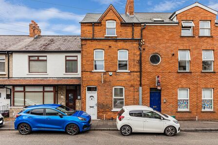 3 bedroom Mid Terrace House for sale