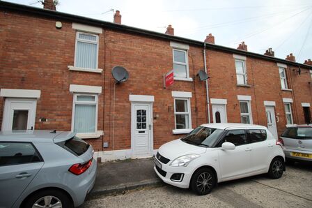 2 bedroom Mid Terrace House to rent