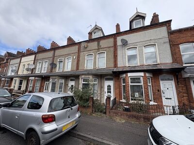 4 bedroom Mid Terrace House for sale