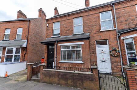 2 bedroom End Terrace House to rent