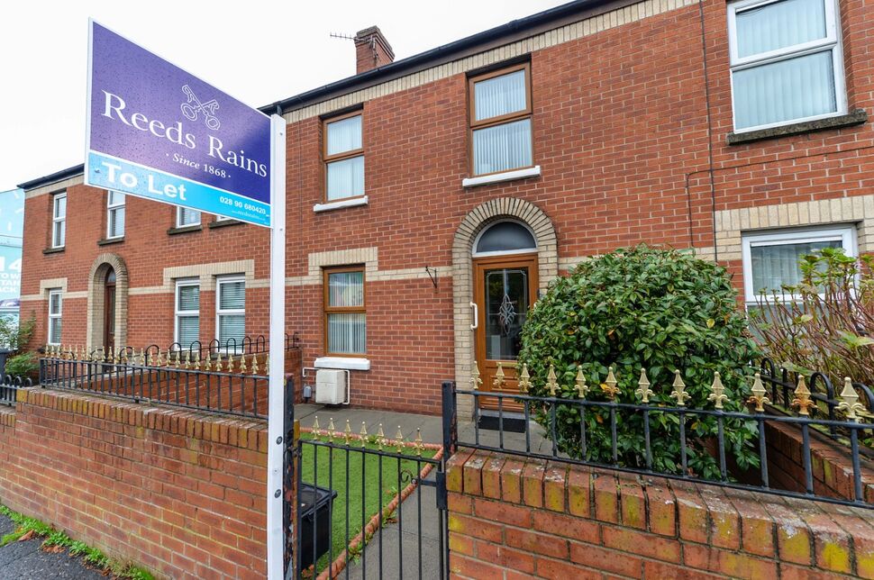 Main image of 2 bedroom Mid Terrace House to rent, Ormeau Road, Belfast, County Antrim, BT7