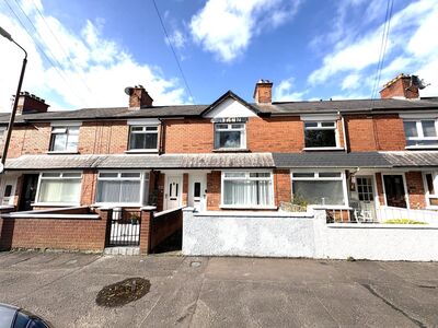 Willowfield Drive, 2 bedroom Mid Terrace House for sale, £110,000