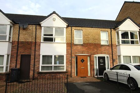 3 bedroom Mid Terrace House for sale