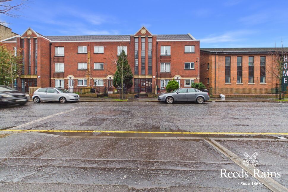 2 bedroom Flat for sale