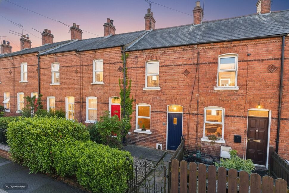 2 bedroom Mid Terrace House for sale
