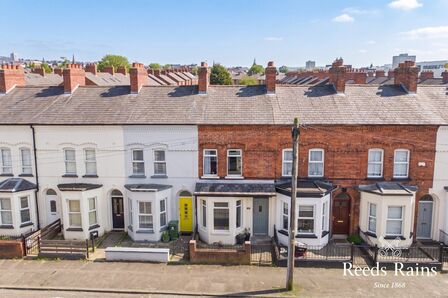 Fernwood Street, 3 bedroom Mid Terrace House for sale, &pound;185,000