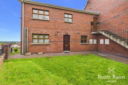 Stewartstown Road, 2 bedroom Flat for sale, &pound;125,000