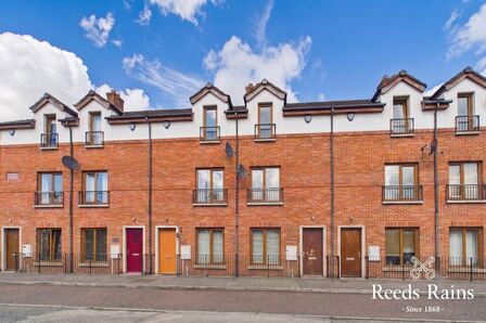 Hyndford Street, 3 bedroom Mid Terrace House for sale, &pound;159,950