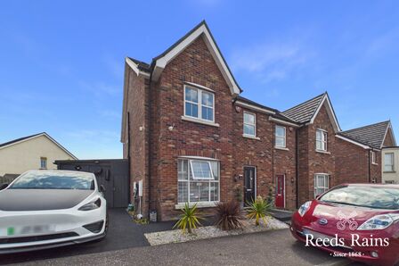 Ayrshire Way, 3 bedroom Semi Detached House to rent, &pound;1,750 pcm