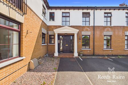 Kensington Gate, 2 bedroom Flat for sale, &pound;195,000