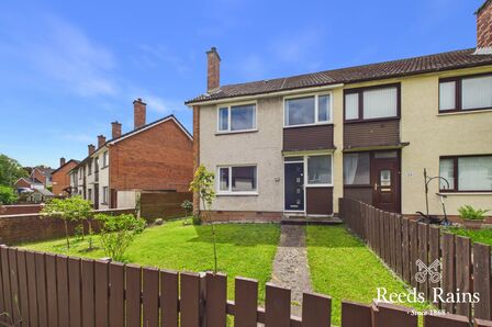 3 bedroom Mid Terrace House for sale